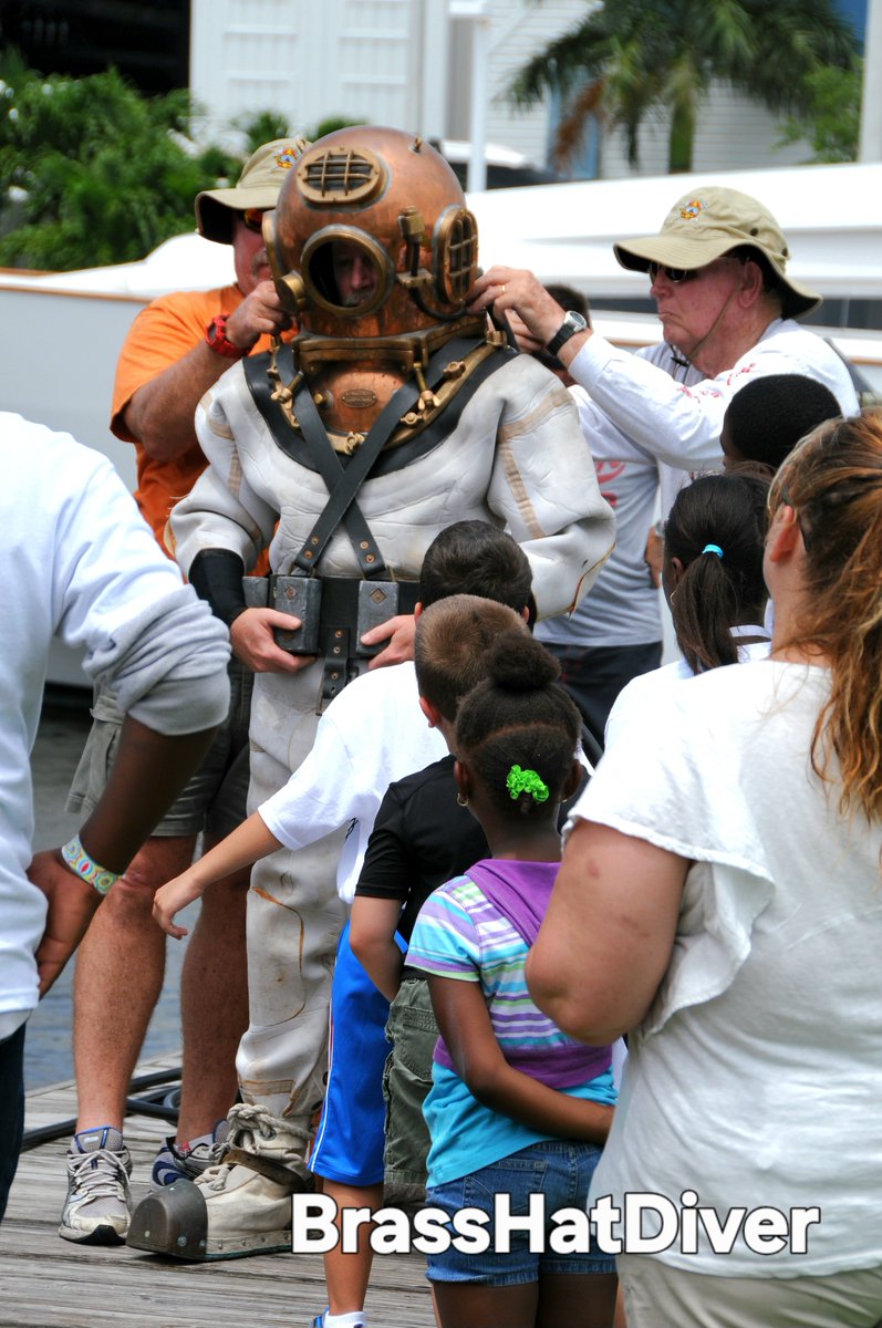 brasshatdiver's tweet photo. Suiting up in an A. J. Morse &amp; Son 5 bolt helmet, also known as the US Navy MK I, during a dive demonstration for the "Kids In Distress" program. https://t.co/vw804bbJSN