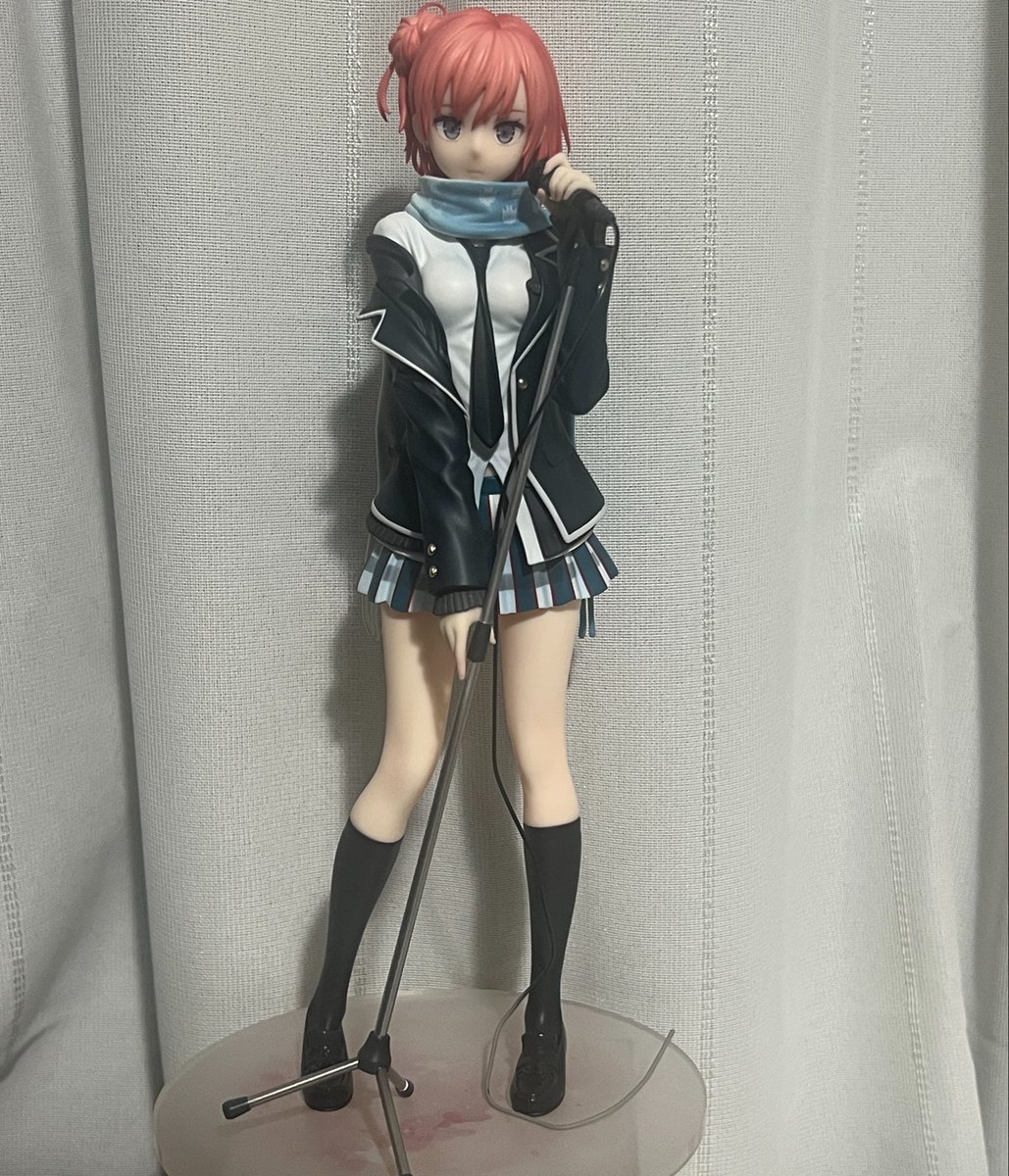 lilmelyc's tweet photo. 由比ヶ浜結衣 原作Ver.
開封しました！
制服のしわの造形とかが細かくてクオリティめっちゃ高くて大満足💯💯💯
あとかわいい！(*ﾉ>ᴗ<)
マイクのコード？自分で調整するのはけいおんのプライズぶりだったから上手くできてないかも…
ゆきのんと揃えて飾りたいなぁぁぁぁぁぁ!!!! https://t.co/HCKkU9CZp7
