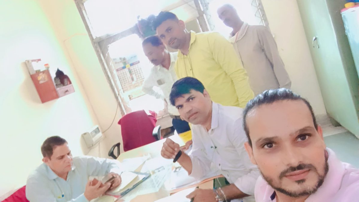 PARMODK72193524's tweet photo. MCD पर्यावरण सहायक यूनियन की कार्यवाही...
करुणामूलक आधार की स्थाई होने वाली फाइल को सफाई अधिक्षक कार्यालय में पूर्ण कराई गई।

प्रमोद मेहरोलिया अध्यक्ष दिल्ली प्रदेश MCDPSU https://t.co/ifW3POckaC