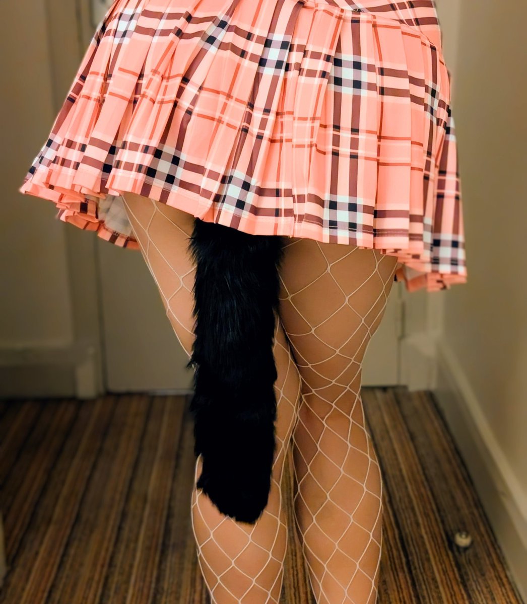 KatyaaVi's tweet photo. I'm just a kitty 😖😸
#femboy #skirt #cute https://t.co/4pAed3ADXb