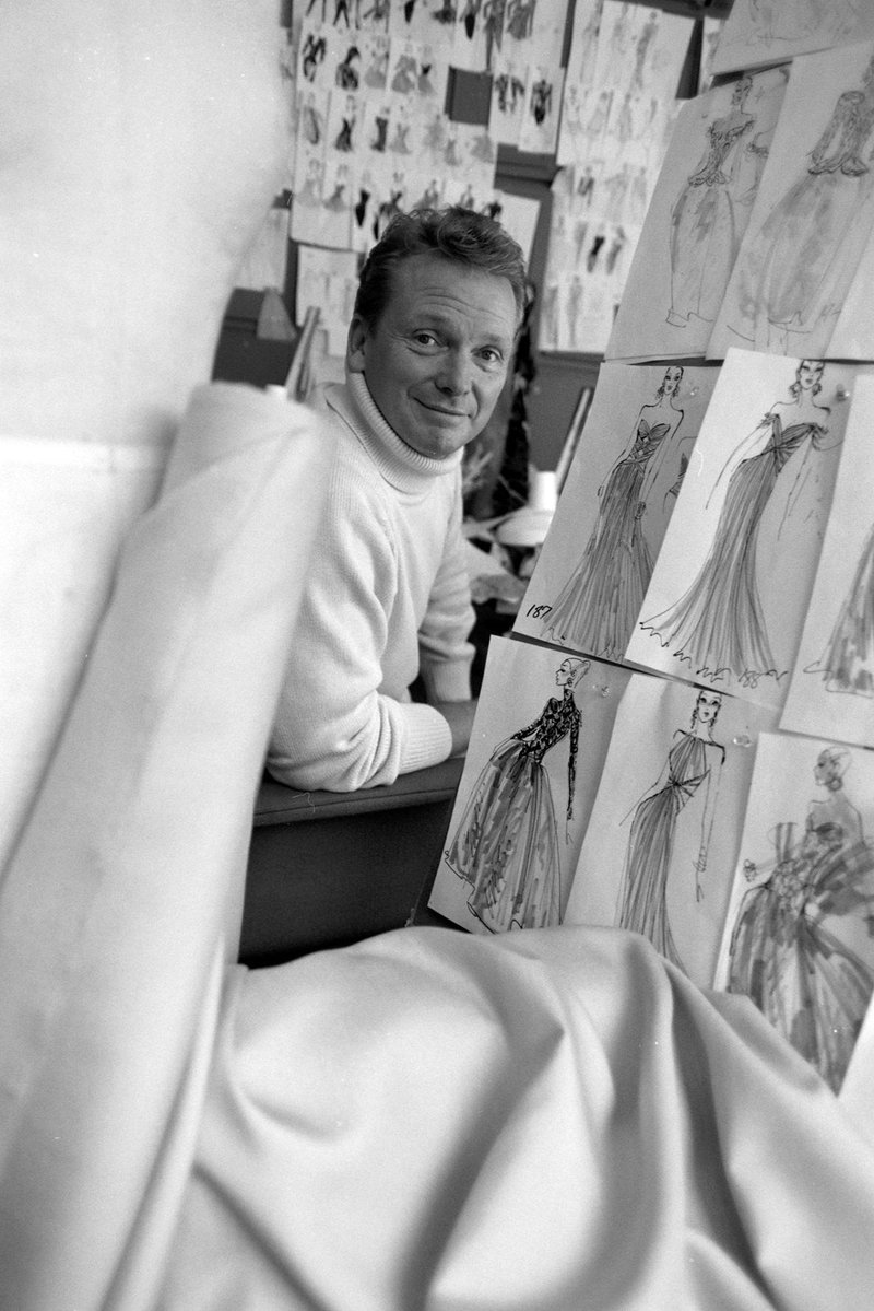 itgirlbackup's tweet photo. Rest in Peace Bob Mackie 🤍🕊 your glamour lives on forever!✨️ https://t.co/FILExLEsQ8