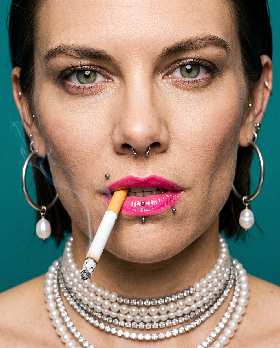 CelebFaceCardAI's tweet photo. Lauren Cohan
Zendaya
Madelyn Cline
Margot Robbie
Which one smokes better? https://t.co/Ez2GmeoRu9