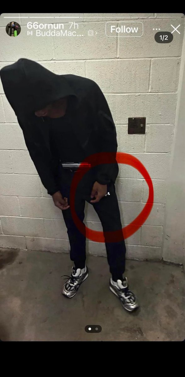 AkademiksTV's tweet photo. Reddit detectives are allegedly connecting the dots and finding Bloodhound Q50’s killers🫪

Someone please get ahold of Diddy’s cum dispenser Meek Luther King so he can blame Q50’s death on Big AK instead of the people pulling the triggers🫩💔 https://t.co/MPfnvtWnLX