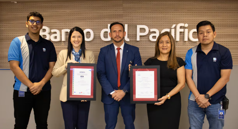 MenaoPower's tweet photo. Banco del Pacífico suma la certificación ISO 45001:2018, estándar internacional enfocado en la prevención de riesgos y la protección de la seguridad y salud de los trabajadores. 

#menaopower👊 #Ecuador #tubancobanco

📸: Banco del Pacífico. https://t.co/mZtL2cms1G