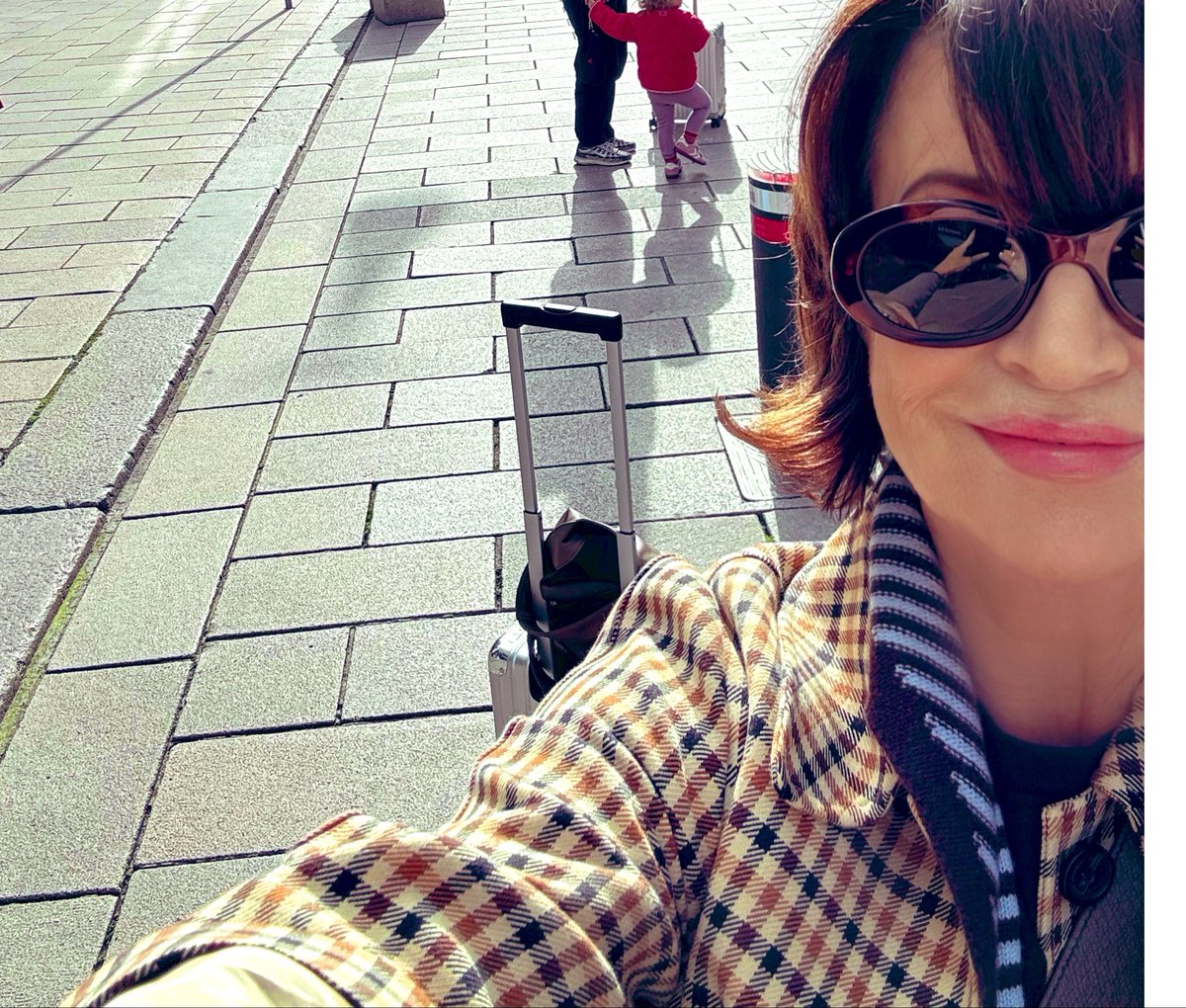 kajoliz's tweet photo. Shopping 🛍️…#timetogether #ichliebeHerbst 
Schönen Abend meine allerliebste XBubble 🙋🏻‍♀️🦋💋 https://t.co/7nJ5IsGGOv