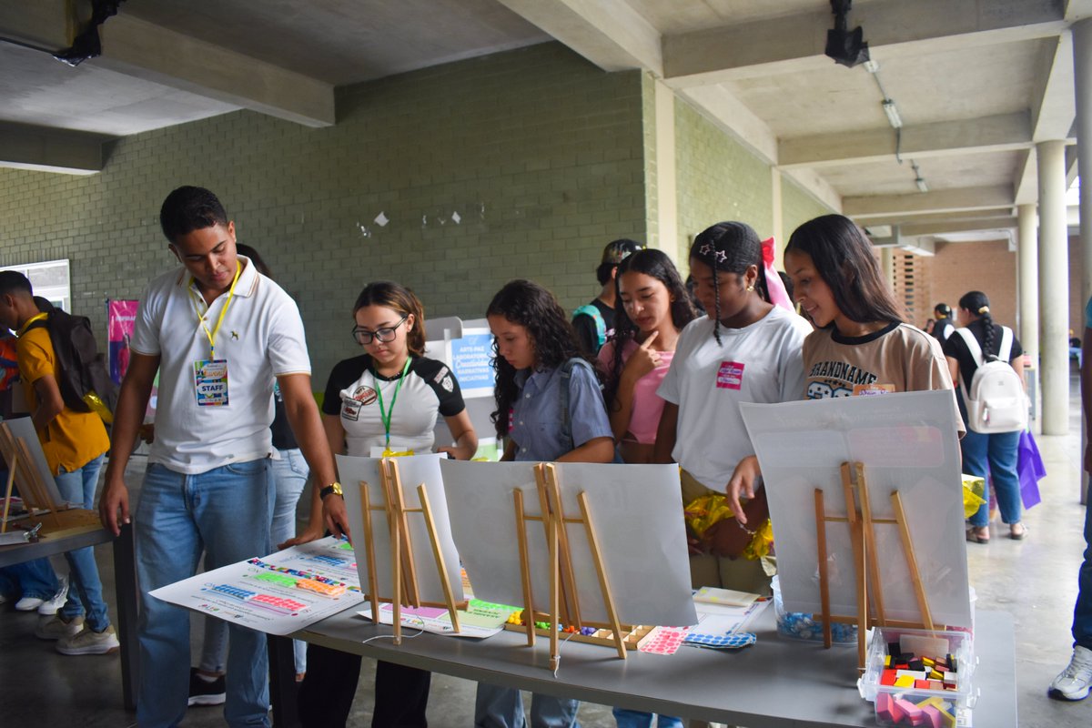 pdpdiqueco's tweet photo. Las transformaciones no ocurren de un día para otro,se construyen paso a paso, con ideas, voces y personas dispuestas a hacerlas realidad. 🌱✨ https://t.co/4wg83QuT32