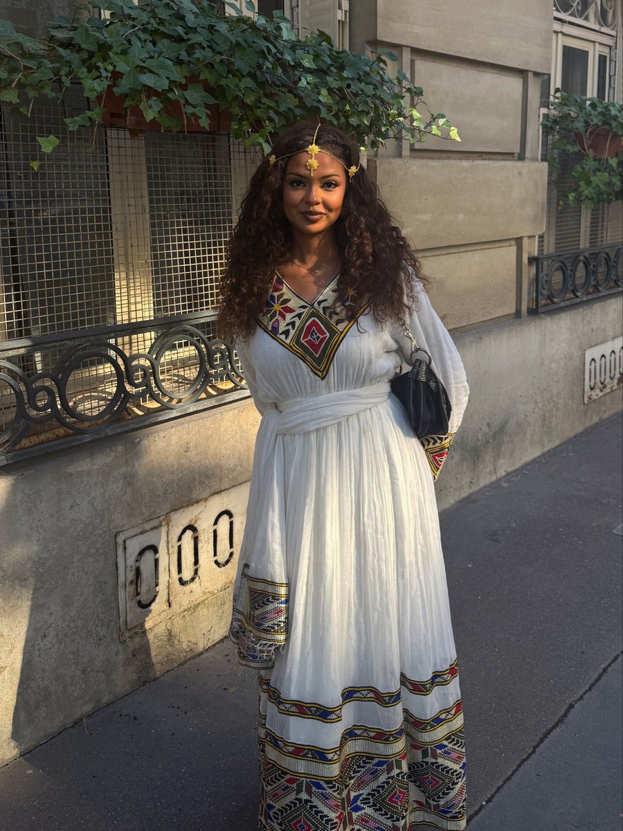 asonegone's tweet photo. bonne année 2019 à tous mes habeshas <3 https://t.co/UVLa5OCvBO
