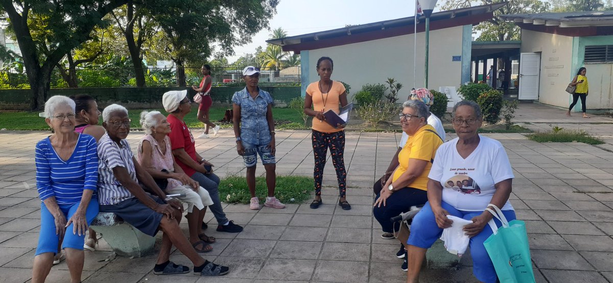 IvianneDel34504's tweet photo. En el día de hoy se realizó una charla educativa con el adulto mayor del combinado deportivo norte  para darle a conocer la importancia del ejercicio físico en la 3ra edad https://t.co/YI59KbSJkg