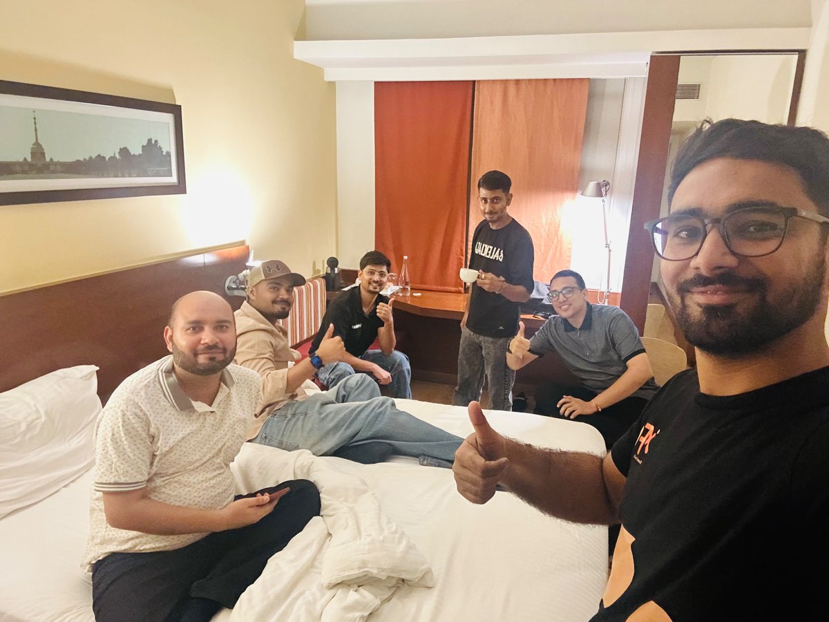 Shahvez002's tweet photo. Good vibes, great conversations, and lots of excitement! ❤️‍🔥
All the Xiaomi Fans together, discussing and sharing the excitement ahead of tomorrow’s launch. 🚀📱

#XiaomiFansClub #RedmiNote17ProSeries @RedmiIndia
@_arbazsiddiqui @xfcmeerut @pixelwithme https://t.co/luMQsRJIwR