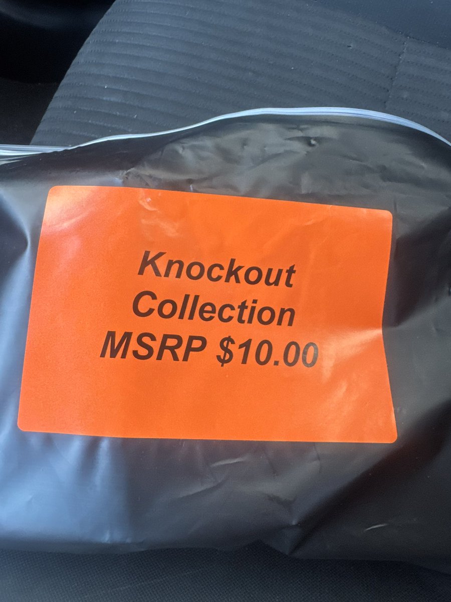 GenesisAIOGroup's tweet photo. 🚨 POKÉMON 30TH ANNIVERSARY | FAMILY DOLLAR FIND 🚨

Another unexpected spot for Pokémon 30th Celebration 👀🔥

Knockout Collections are starting to show up at Family Dollar, with a confirmed pickup in Spring Valley, NY.

💰 $10 MSRP
📦 Pokémon 30th Celebration Knockout Collection
🏪 Family Dollar
📍 Spring Valley, NY — confirmed
⚠️ Check your local stores — availability will vary

This is exactly why we’re continuing to expand our focus on in-store retail opportunities. Pokémon can show up where you least expect it.

#GenesisAIO #Pokemon30thAnniversary #PokemonTCG #FamilyDollar #Pokemonfinds