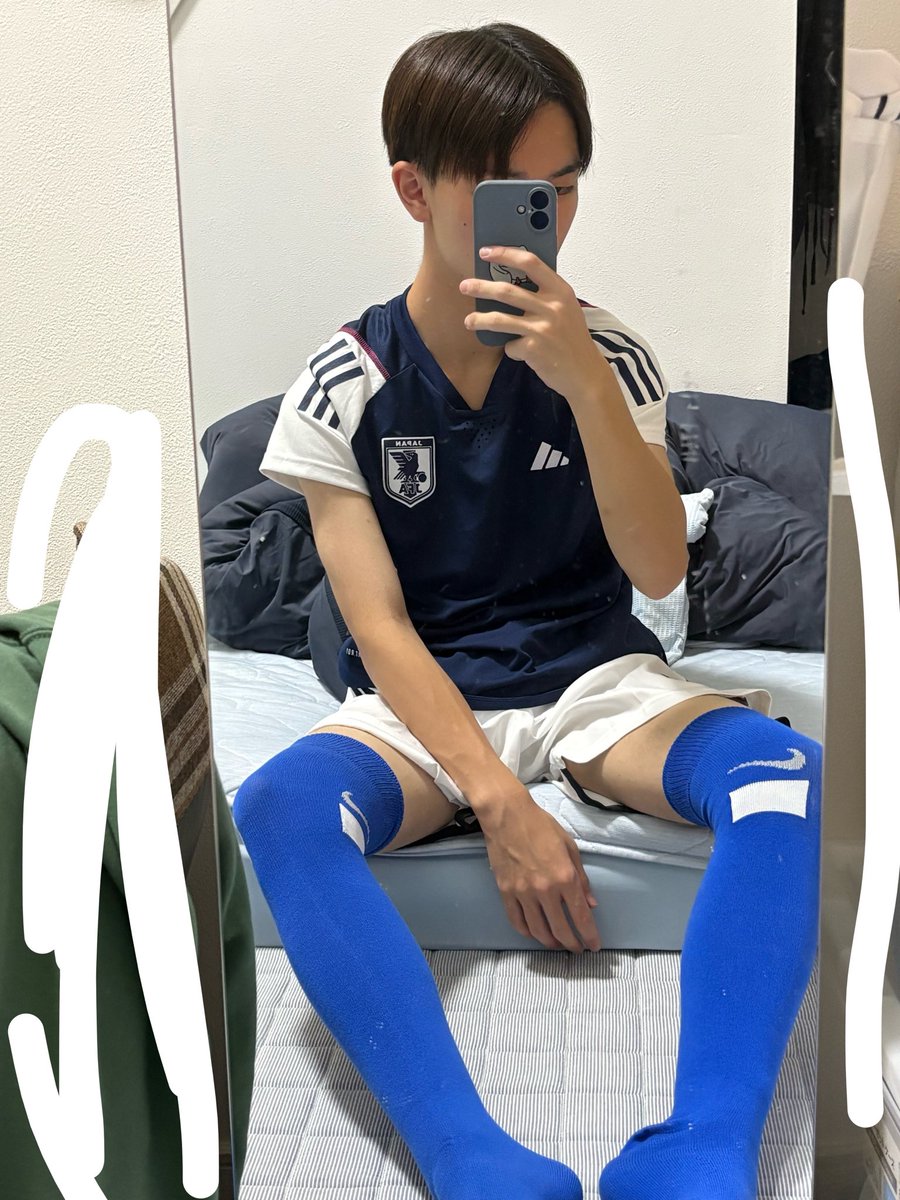 risu___0910's tweet photo. 全身鏡GET
髪終わってる https://t.co/fNFkowLvNY