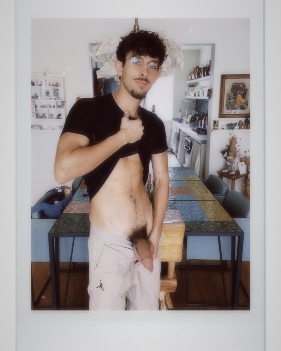 enriquemudu's tweet photo. polaroid de hoy 🍆 https://t.co/pHURqYqURh