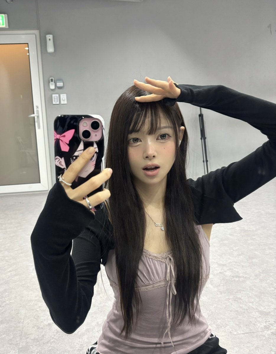 udtt_official's tweet photo. [#한채희]

싹뚝✂️🤍🖤

#UDTT #우당탕탕소녀단 
#HANCHAEHEE https://t.co/A2bvhl1Tkr