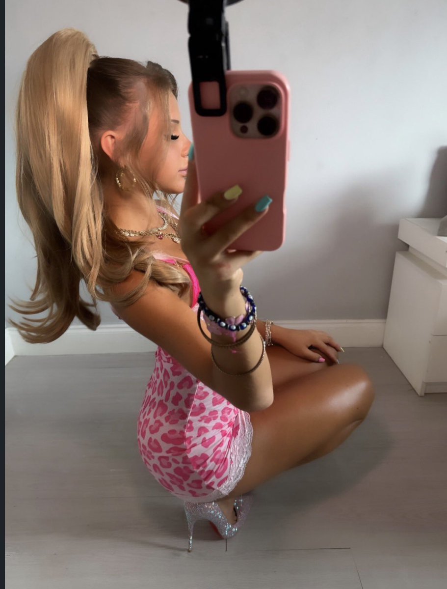 tillycoxo's tweet photo. pink to make the boys wink https://t.co/MkOji2OuvE