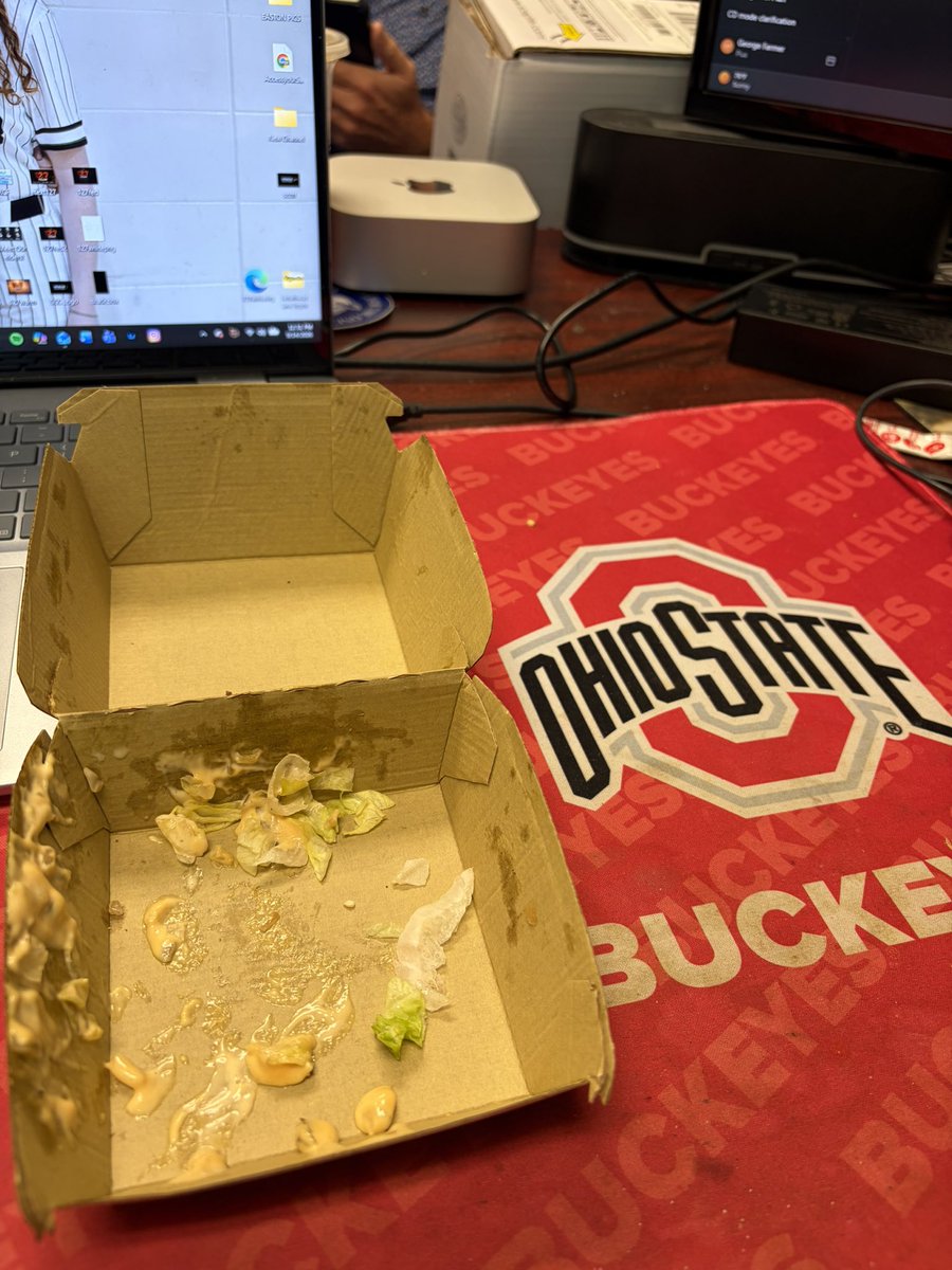 georgefarmer_21's tweet photo. Saddest Big Mac I’ve ever eaten @OhioTate
#IStandWithTate https://t.co/mlPV8lLdIQ