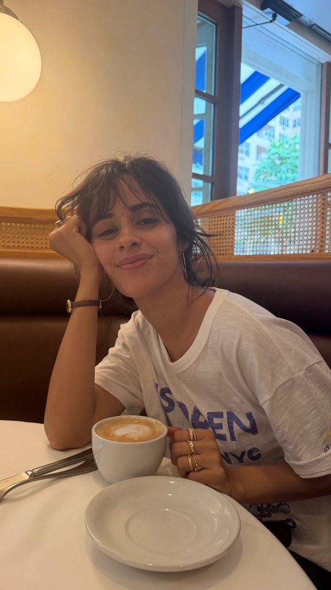 bridgesxhavana's tweet photo. cute girl                                              with a sick mind https://t.co/7o6YrIlcIH