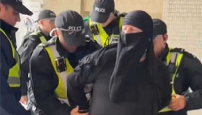 jihadwatchRS's tweet photo. UK: Police arrest 76-year-old non-Muslim man for wearing niqab at Portsmouth anti-migrant demonstration
by Christine Douglass-Williams

The two-tier justice system is the hallmark of the new Britain: one set of laws for Muslims and the other for kaffirs. That system is on full display in this news story, in which a non-Muslim man was arrested for concealing his identity by wearing a niqab.

Read more at the link in the next post.