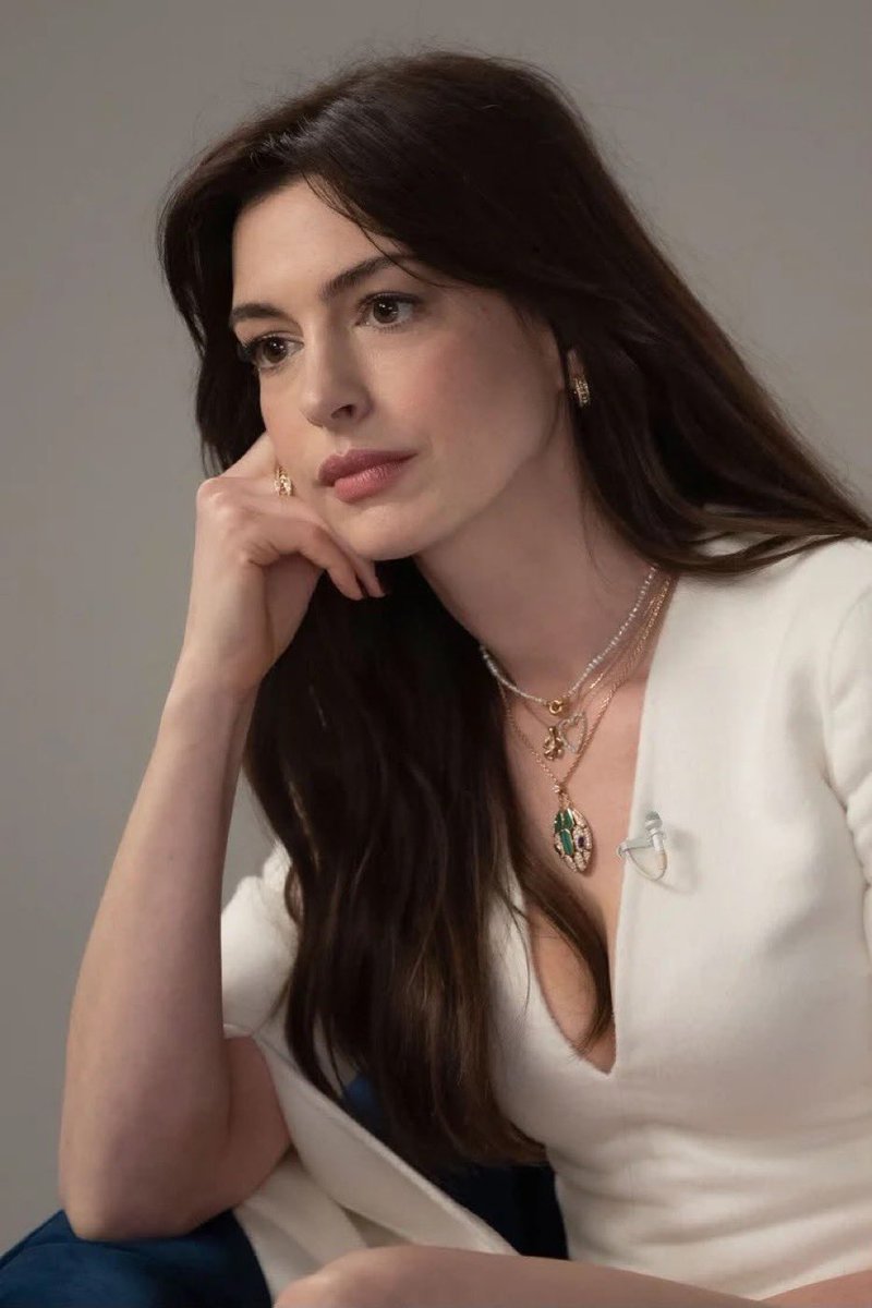 lunarvlleys's tweet photo. prettiest woman on earth https://t.co/I4QwC5QXAZ
