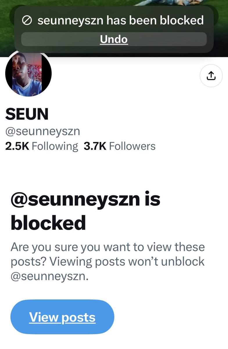 ControGunnerAFC's tweet photo. @seunneyszn Gunners, block this account like I just did. Another stupid account from Nigeria. https://t.co/rEtRNYKv4M