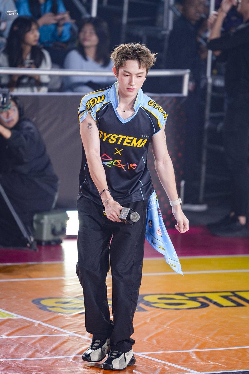 SaturnInOctober's tweet photo. เค้าหล่อ แต่… อยู่ ๆ เต้นบราซิเลี่ยน 😂

#PROXIEth #PROXIEOnglee https://t.co/aWjeKN2Nqw