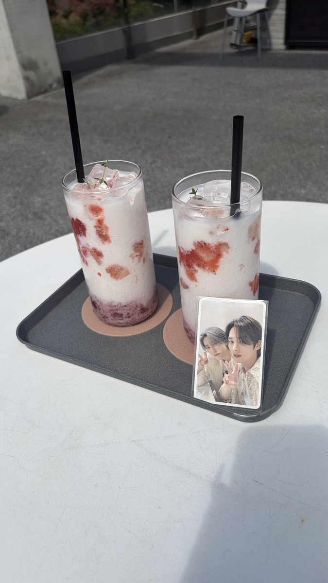 hshsgram__'s tweet photo. in🇰🇷
ハンジソンお誕生日おめでとう(;;)♡ https://t.co/Gaj8IKSFxH