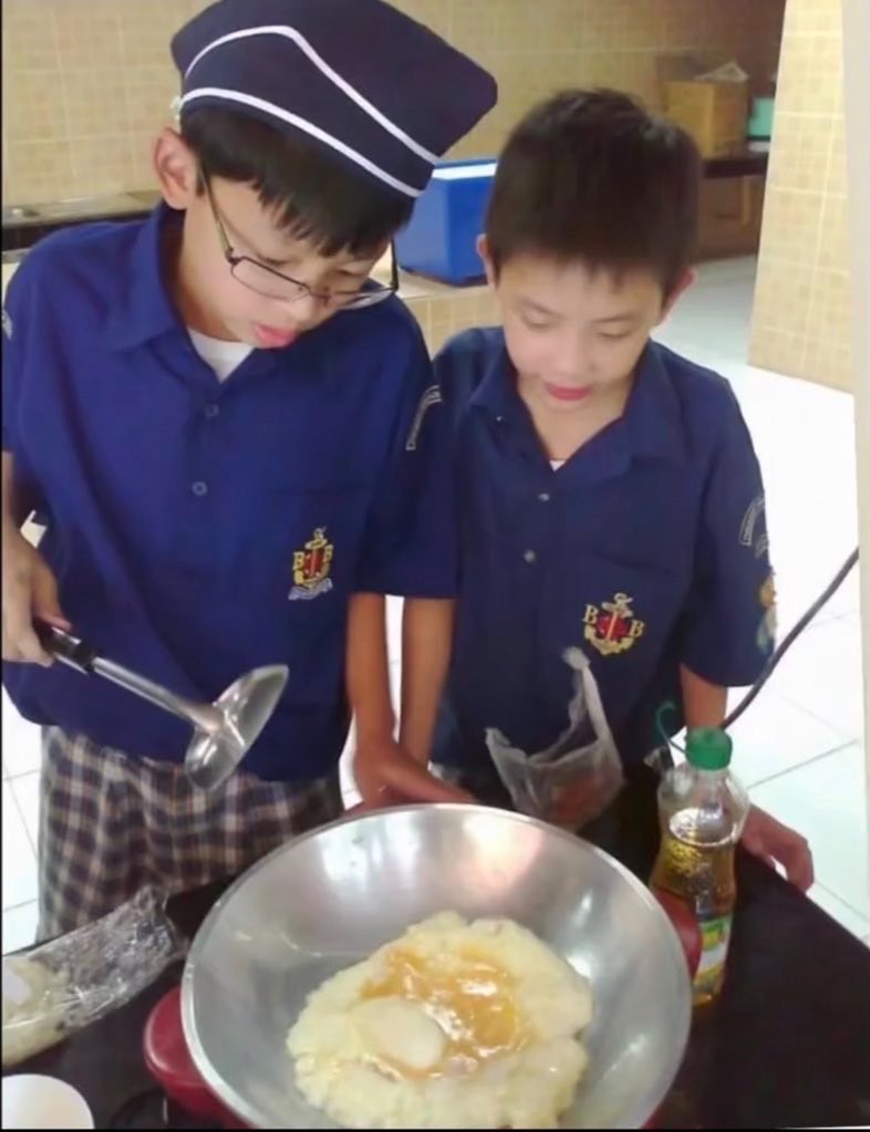 akirarealgodboi's tweet photo. เอาไข่เจียวเค็ม ๆ ล้านฟองค้าบ https://t.co/suH3SwTWRD