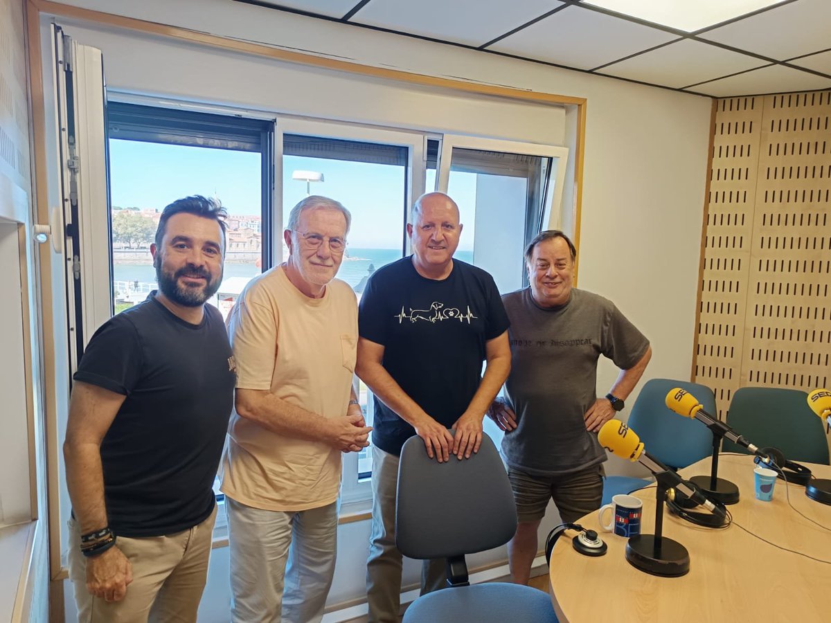 SERDepGijon's tweet photo. 🔊 #PODCAST SER Deportivos Gijón (14/9/2026)

🔴⚪ La Tertulia del Sporting: Rogelio García, Antonio Pellico y @manfredoalvarez analizan junto a @DavidGonzalezzz la derrota contra el Eldense

 ⏯️https://t.co/61bASitxmy vía @SER_Gijon https://t.co/XEw1j6PAlE