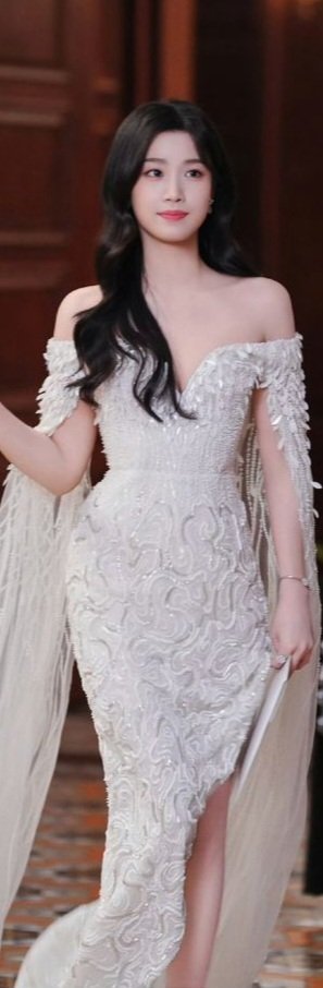 pnkflamee's tweet photo. some of my fav white outfits from lbl https://t.co/9kPflaG2xe
