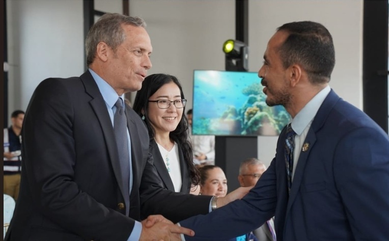EmbaPeruHondu's tweet photo. Embajador del Perú César Larrain asiste a lanzamiento de la campaña morazanica para promover el turismo y ver posibilidades de cooperación. https://t.co/gxau0Op8cP
