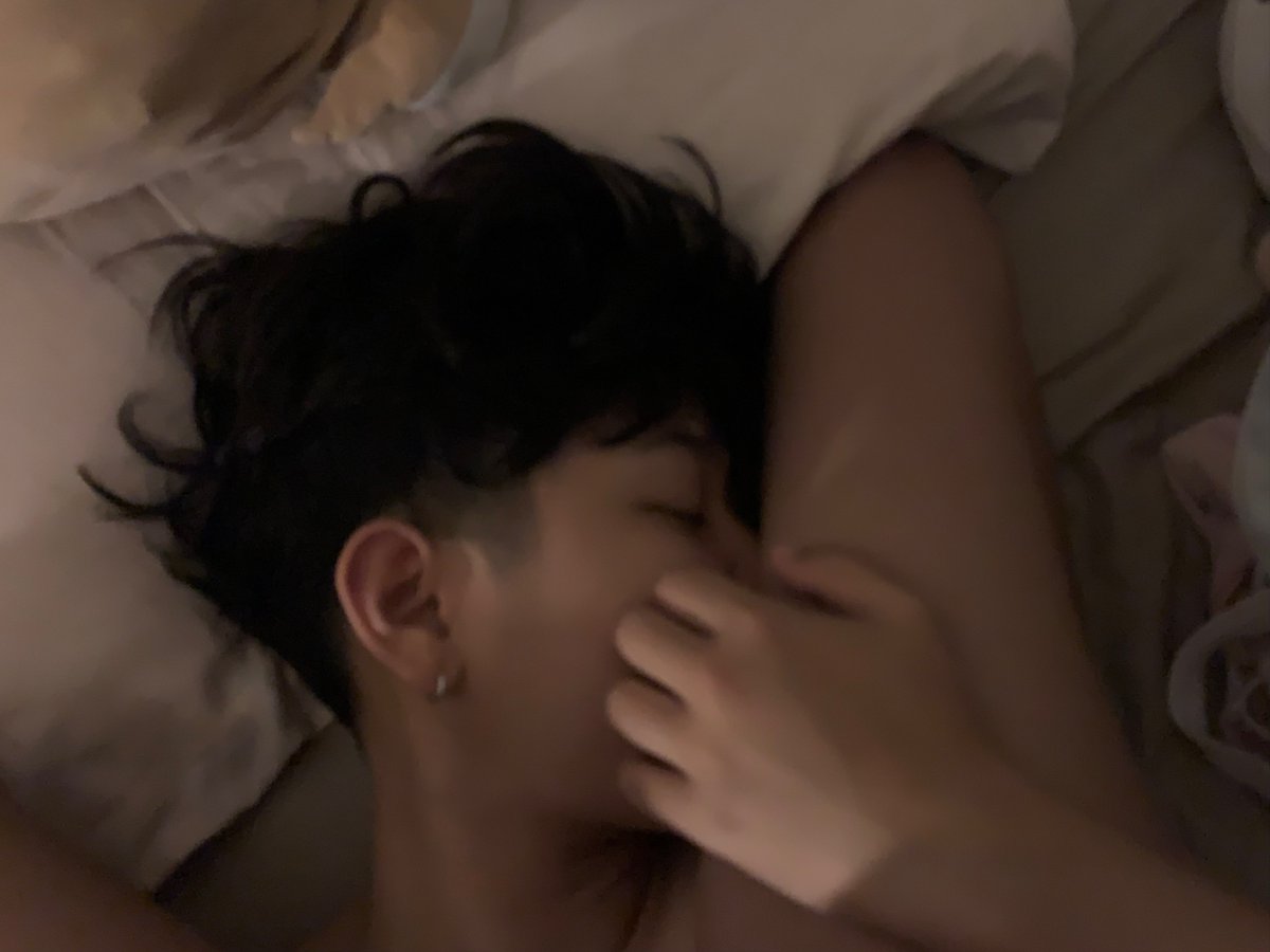 lacherirly's tweet photo. #les #le #wlw https://t.co/uwkVOUGgYE