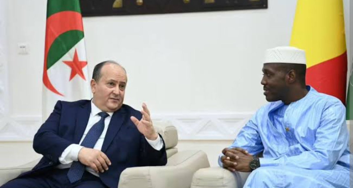 SAHELINF's tweet photo. 🇩🇿🇲🇱Quinze mois de silence, et pourtant les deux peuples n'ont jamais cessé d'être frères. Sifi Ghrieb à Bamako ce 14 septembre porte un message clair: la fraternité algéro-malienne résiste aux tensions passagères. Ambassadeurs de retour, ciels rouverts, dialogue renoué. https://t.co/dEvZPFq7Kw