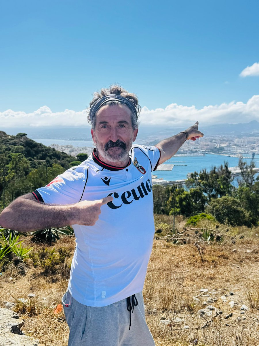 ADCeuta_FC's tweet photo. El actor Luis Zahera vino el finde a Ceuta con su espectáculo “CHUNGO” a apoyar a nuestra ciudad y nuestro club.

¡Un abrazo grande @LuisZahera y muchas gracias por el gesto ! 🫶🏻 https://t.co/JiIrswCWWK