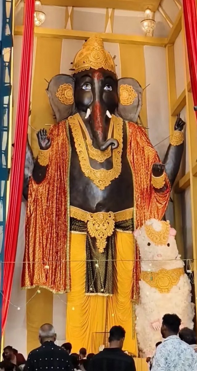 itssrinibas's tweet photo. ୨୦୨୬ ମସିହାରେ ଭୁବନେଶ୍ୱରର ଚାରିଟି ବିଶାଳକାୟ ଗଣେଶ ମୂର୍ତ୍ତି।

📍  ୧ – ନୟାପଲ୍ଲୀ (~୮୦ ଫୁଟ୍)
📍  ୨ – ଜାଗମରା (~୭୧ ଫୁଟ୍)
📍  ୩ – ବଡ଼ଗଡ଼ (~୬୫ ଫୁଟ୍)
📍  ୪ – ସହିଦ ନଗର (~୬୫ ଫୁଟ୍)

#ଗଣେଶଚତୁର୍ଥୀ https://t.co/yC0MroeXJN
