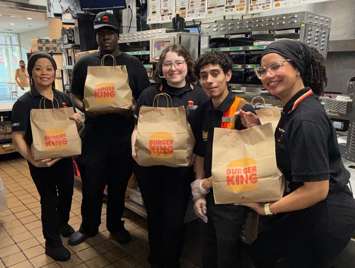 gpshospitality's tweet photo. Shoutout to Top Right Training Manager Maha and team at BK #24476 in Allentown, PA! They recently prepared 200 cheeseburgers and 20 hamburgers for Moravian University's Game Night, helping fuel a fun evening for students. We're #GPSProud of their commitment to their community. 🍔 https://t.co/xKjITBtnEn