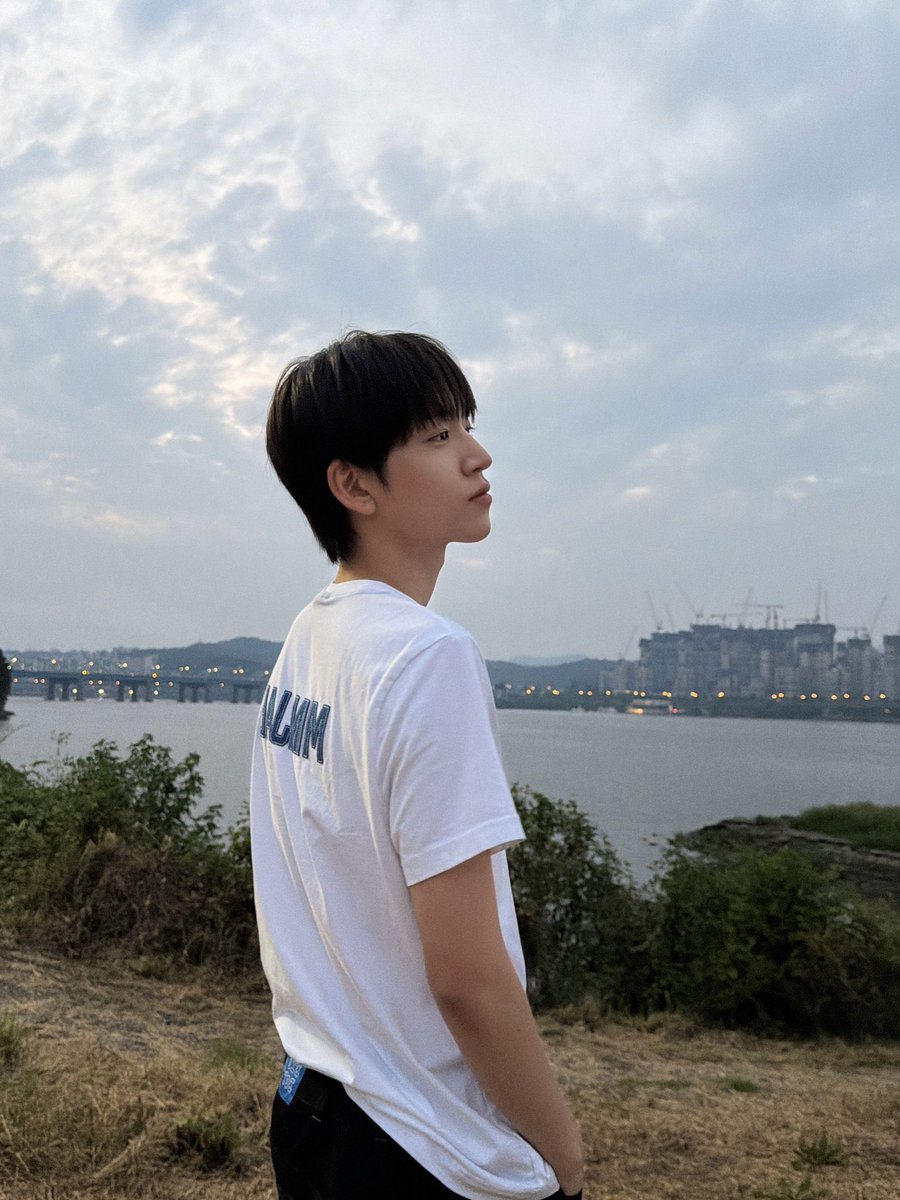 7H0lOF's tweet photo. 민묭좋아……..ㅠㅠ https://t.co/JC3IInCgsV