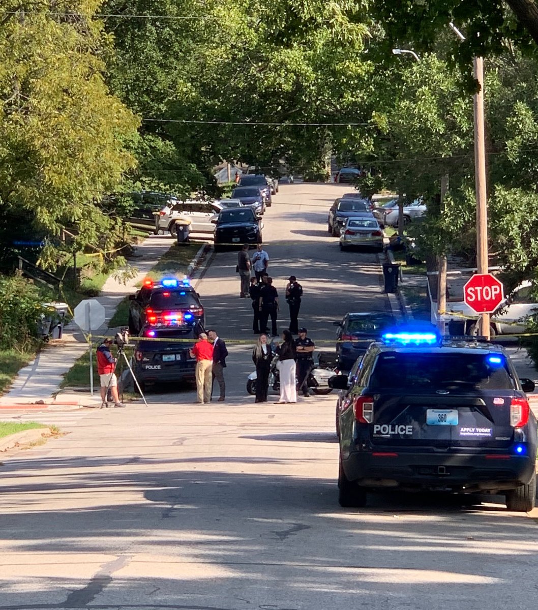 sheriffforte's tweet photo. Homicide Investigation

Around 8:00 a.m., @kcpolice responded to 4900 block of Michigan on a shooting.

An adult male was located inside a residence suffering from gunshot wounds. He was transported to a hospital, where he was pronounced dead.

Suspect in custody. @kansasCity https://t.co/P8jLS6iVEl