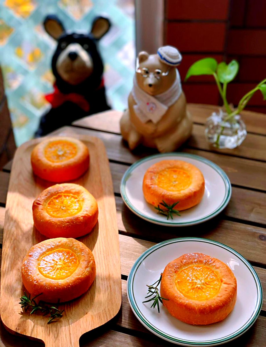 BuckTarshis's tweet photo. Hoy horneé pan de naranja casero, huele divino y salió esponjoso — la mejor manera de pasar un sábado! https://t.co/zuK61stiFa