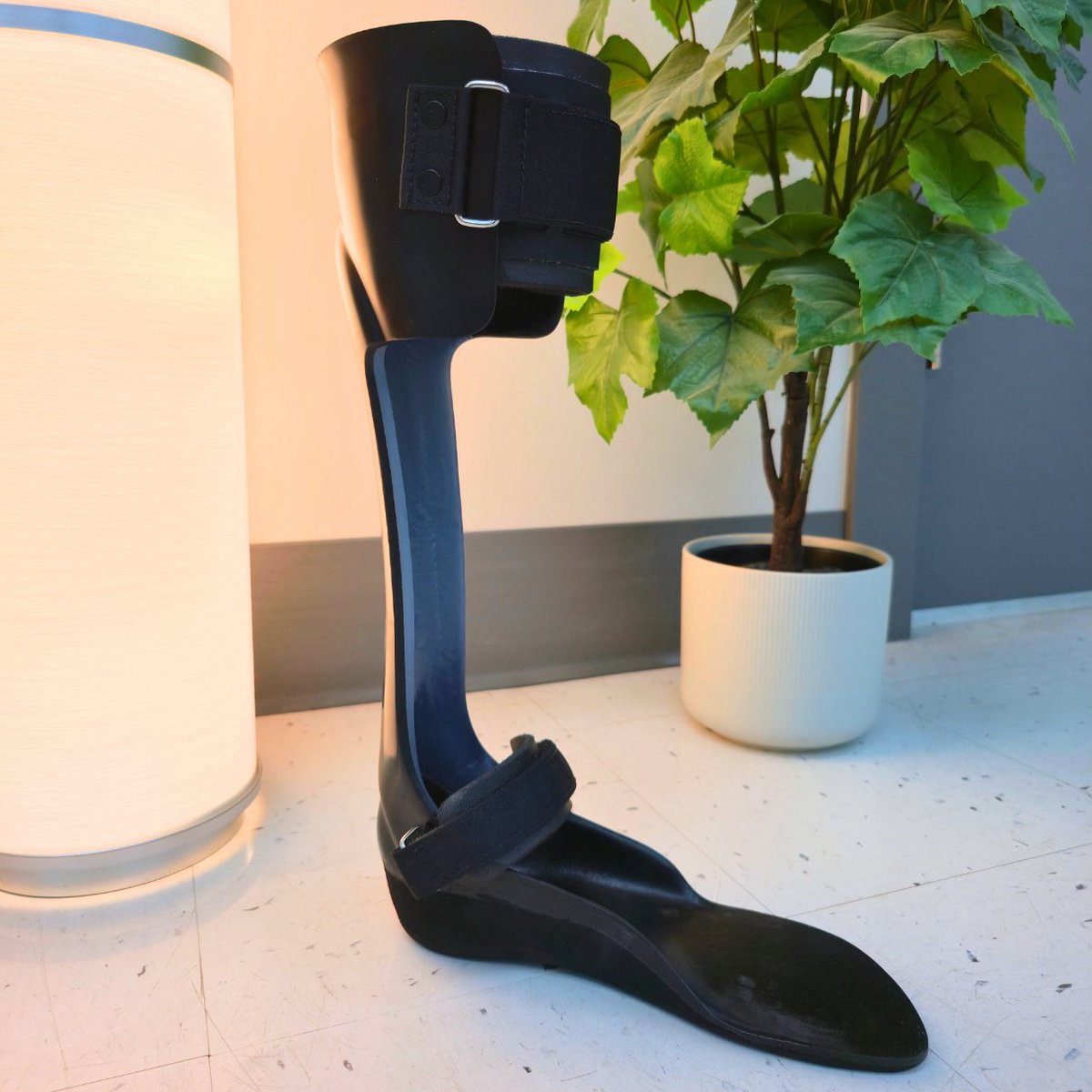 pentland_s's tweet photo. We recently dispensed this Energy Storing and Return AFO (ESR-AFO) with a heel wedge, designed to provide support while helping promote a more efficient and stable walking pattern.๐
#Pentland_s #Orthotics #CustomOrthotics #AFO #CustomAFO #AnkleFootOrthosis #AFOBrace https://t.co/H6BekBCcR1