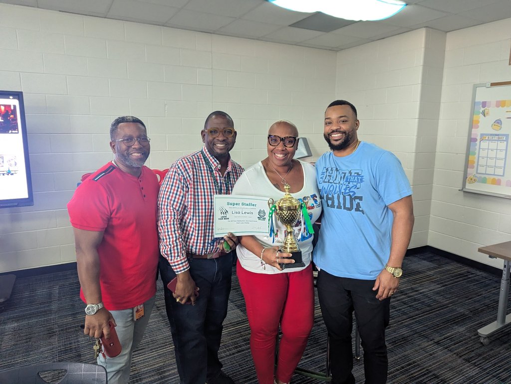 HumbleISD_WLMS's tweet photo. 🎉 Please join us in celebrating our amazing August Award Recipients!
Congratulations to Lisa Lewis, our Super Staffer, and Joanie Surles and Emily Poris, our Wolf Pride Award recipients!
We Appreciate You!!
#SuperStaffer #WolfPride #StaffRecognition #WestLakeWolves https://t.co/W9T96jwvDf