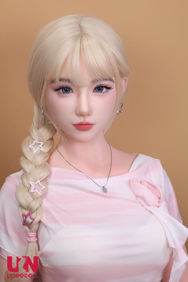 uneedollfficial's tweet photo. Soft as moonlight, sweet at first sight. 🌙🌸
Aria pairs beautifully with our 155 cm textured silicone body—delicate curves, lifelike skin details, and an effortlessly charming presence.
#Uneedoll  #SiliconeDoll https://t.co/nol55D1qzQ