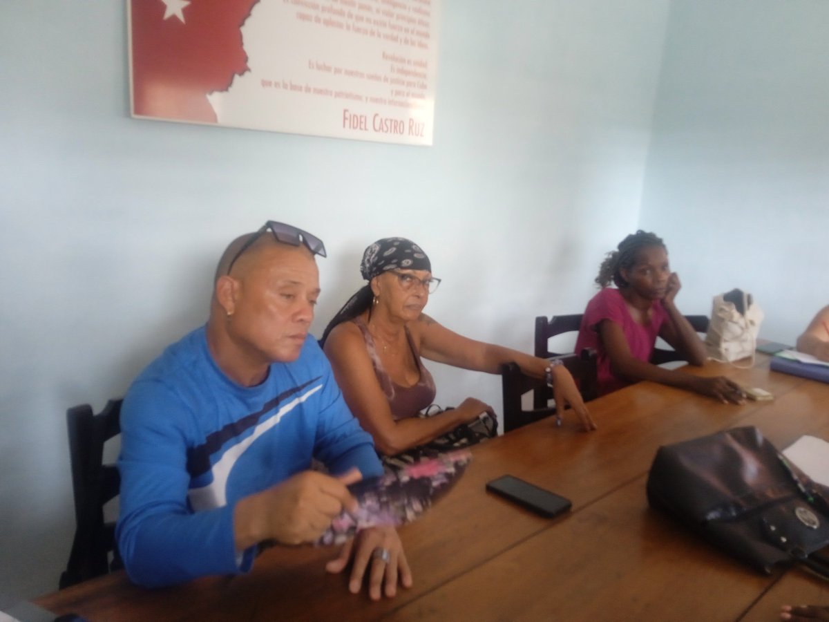 AtenasBella's tweet photo. En la Dirección Municipal Cultura Matanzas se puntualizan las actividades de la semana y eventos principales, se aportan ideas, se asegura la logística y una adecuada  comunicación.

#direccionmunicipalculturamatanzas
#CubaEsCultura
#MatancerosEnVictoria https://t.co/kZikBi4wXJ