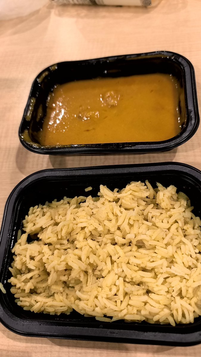 Ilikecurrys's tweet photo. 夜食はビリヤニ？なのか…香りがなく具もない…バタチキはトマト感が強いな…リピはナシで😅 https://t.co/QDlkNKVTiL