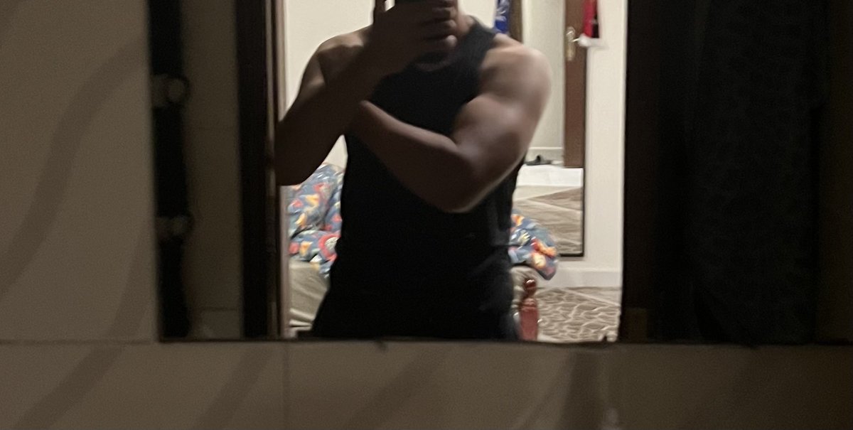 FCB_nenn's tweet photo. Hace año y medio pesaba 51 kg y decidí meterme al gym para hacer un cambio.

Siempre tuve problemas para comer y me daba vergüenza vestir camisetas y ahora puedo hacerlo. No ha sido fácil, pero valió la pena.

Subo esto porque quizás sea el empujón que alguien necesite. https://t.co/zJTjUMDQuA