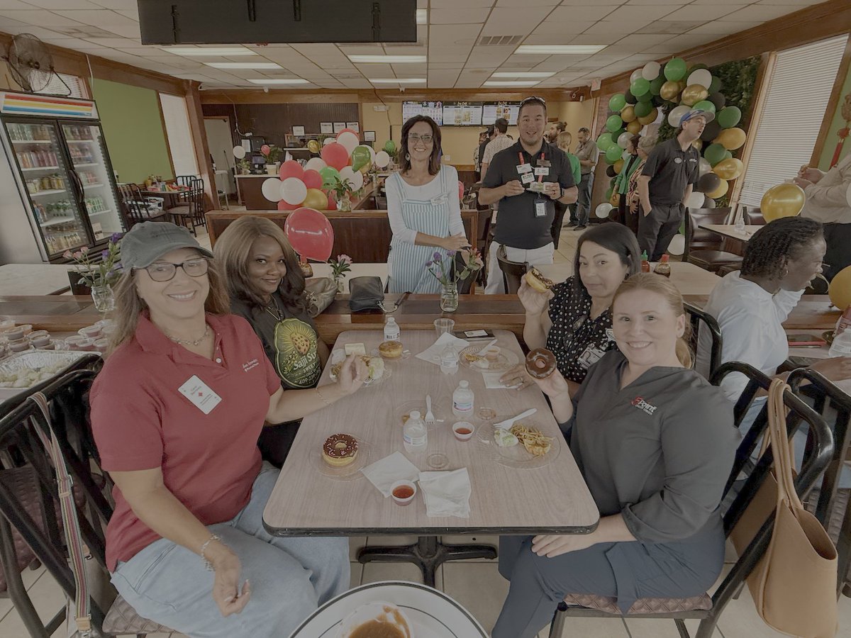 BMTChamber's tweet photo. The Greater Beaumont Chamber of Commerce was excited to celebrate the ribbon cutting for Icy Cafe and officially welcome them to the Beaumont business community! Guests had the opportunity to meet the team and experience the new cafe. #RibbonCutting #GBCOC https://t.co/G1aFQV9VPT