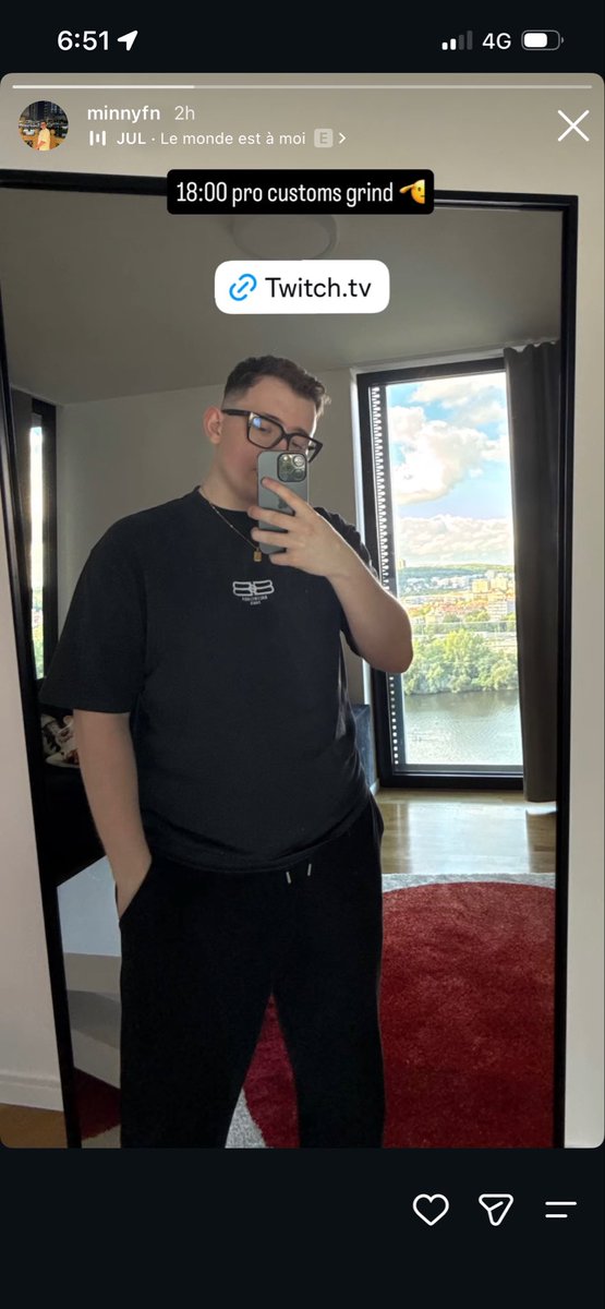 artor1a__'s tweet photo. why did he lowk lie.. did his apartment burn down again ?? https://t.co/vfUVnkbgxp