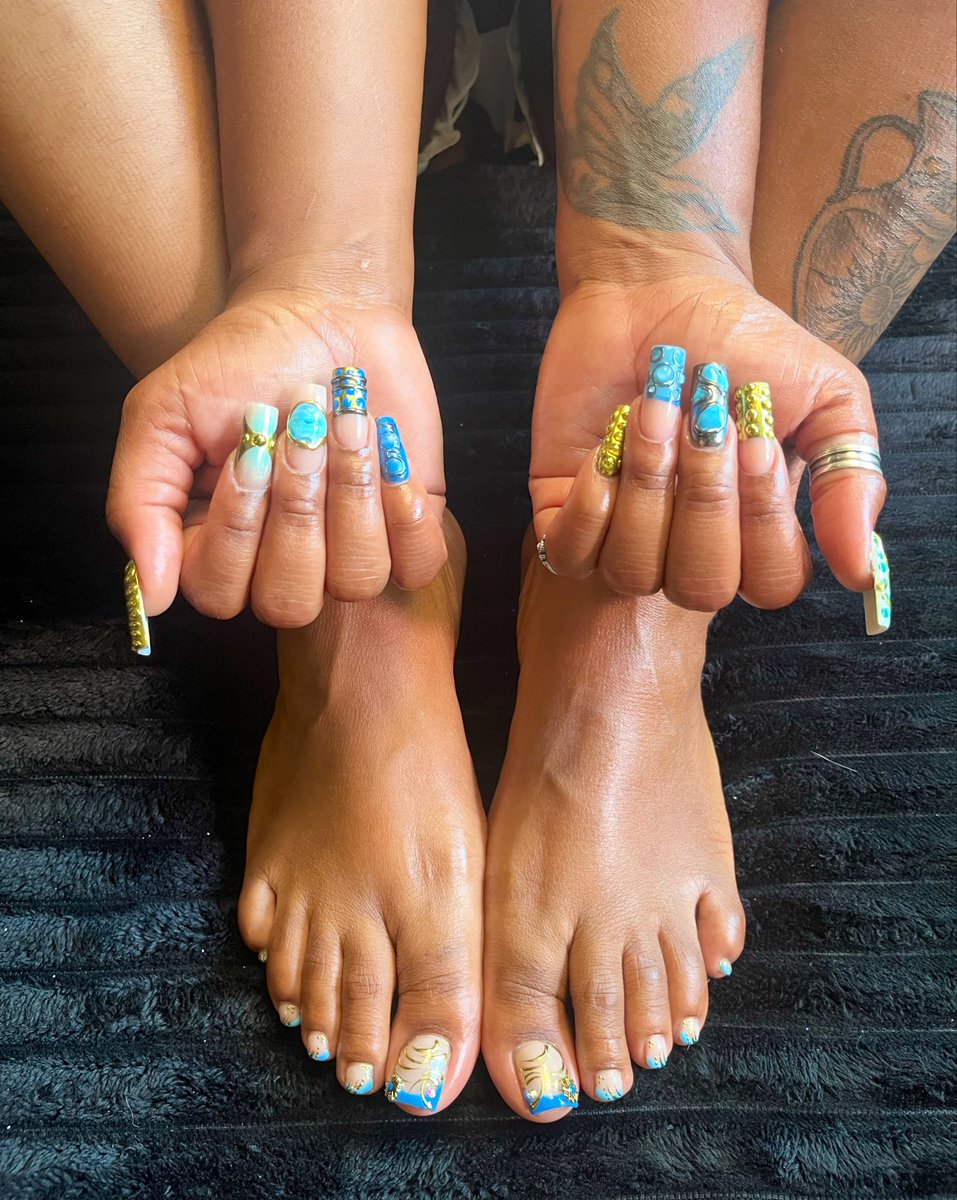 muvasfetish's tweet photo. Muva needs a good boy on all fours to worship her hands and feet. 🐷💰🦶🏾

#ebony #feetworship #findom #goddess #femdom #mommy #fetish #paypig #humanatm #footjob #payslave #feetfetish @muvasamxo 🐮 https://t.co/v0w6qdJjcK