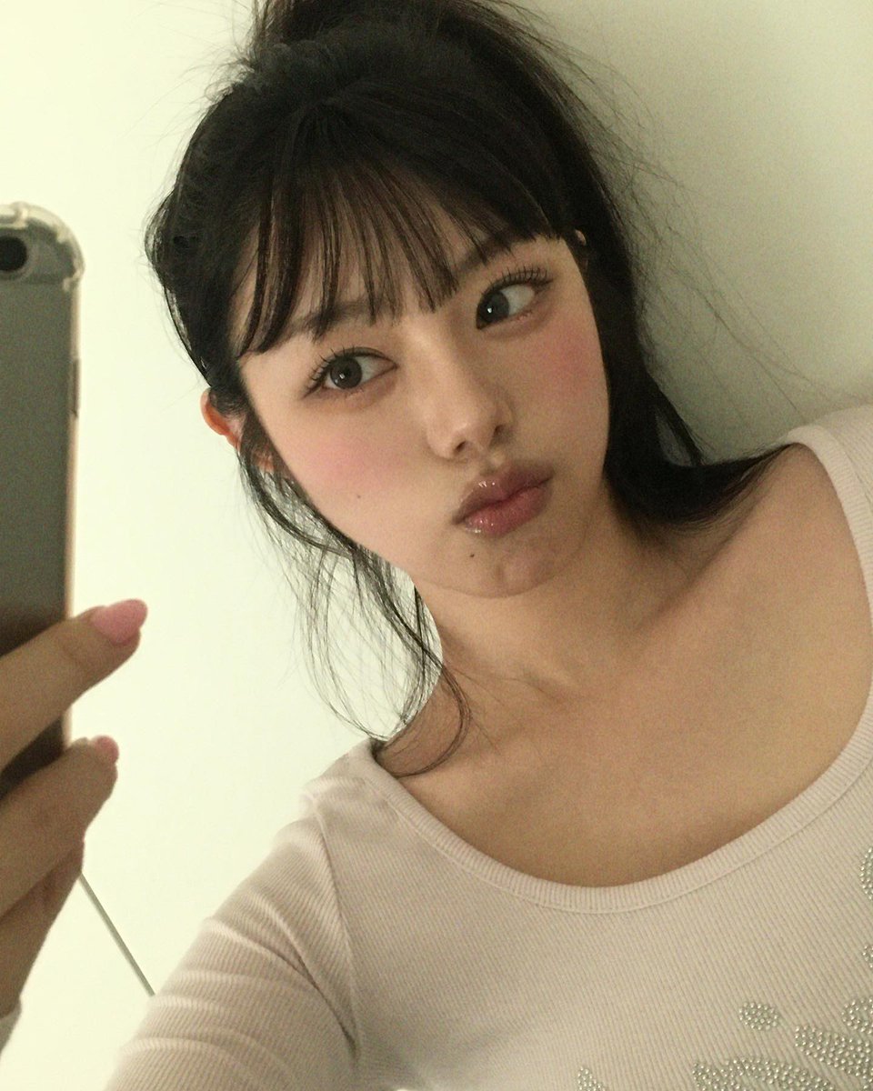 ZulmaLynchj's tweet photo. Tết nay em ít mong cầu.
VioQr https://t.co/jj2863AAsy