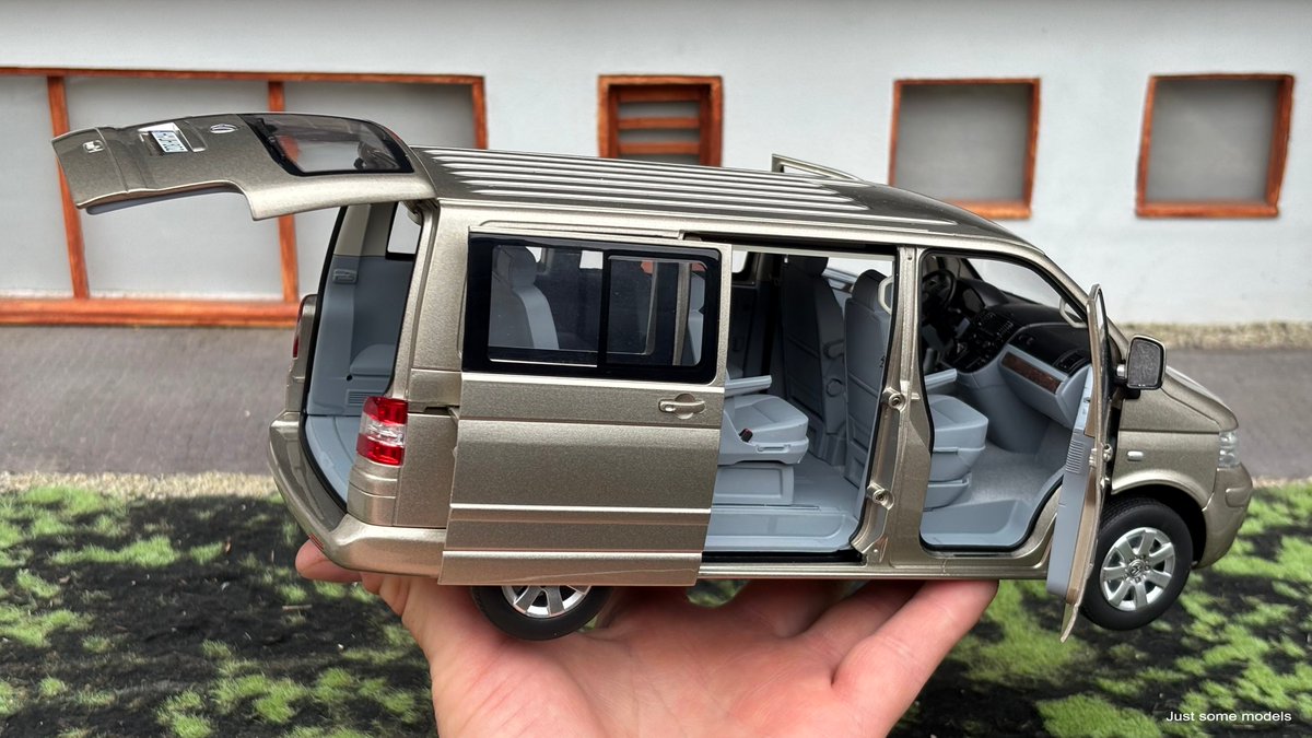 justsomemodels's tweet photo. 1:18 Volkswagen T5 Multivan 2003 - Norev

#volkswagen #volkswagentransporter #vwt5 #vw #vwtransporter #vwbus #vwt5 #vwmultivan #volkswagenmultivan #transporter #transportert5 #t5 #multivan #118scale #scalemodel #diecast #modelcar #miniature #norev #jsm #justsomemodels https://t.co/ls33LYVo3q