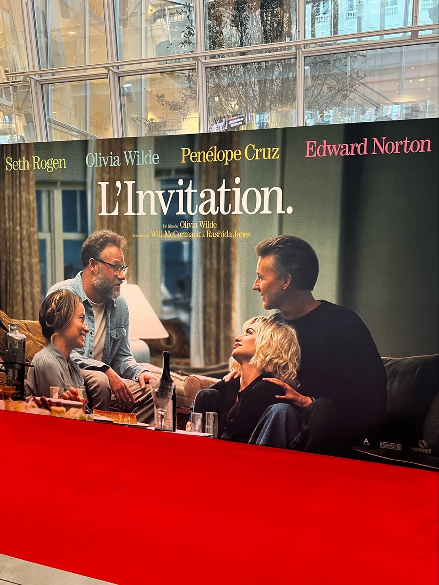 FilmUpdates's tweet photo. We are at the Paris premiere of ‘THE INVITE’

Coming to French theaters on September 16. https://t.co/ZpUiEISuX5