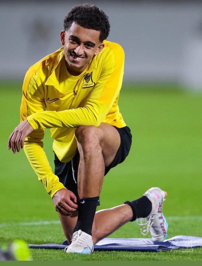 FH_MHY's tweet photo. 🚨 رسالة للثنائي مهند الشنقيطي & أحمد الغامدي:
ظروف #الاتحاد صعبة هذا الموسم بقائمة محدودة في خياراتها المتاحة وبتشكيلة بكل تأكيد فيها نقص، وكل واحد منكم الان يجب الإعتماد عليه لعدم توفر البديل لأسباب مختلفة!
كمية السوء في القرارات المتخذة من هذا الثنائي لايمكن حصرها، سوء في التمركز وسوء في اللمسة الاخيرة وغياب للجدية في مواقف متعددة، وهذا أمر غير مقبول اذا كانت الظروف طبيعية فما بالكم بظروف صعبة مثل ظروفنا الحالية؟

ختامًا، الفرصة في الاتحاد لا تتاح كل مرة وكل لاعب إذا ماحافظ على مركزه مصيره مع الأيام يخسر مركزه ومكانه، فترة التوقف فرصة لتصحيح المسار ومراجعة النفس والعودة بشكل افضل بعد التوقف.